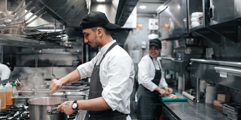 Нержавіюча сталь у HoReCa: чому це найкращий сучасний вибір для кухонь і залів